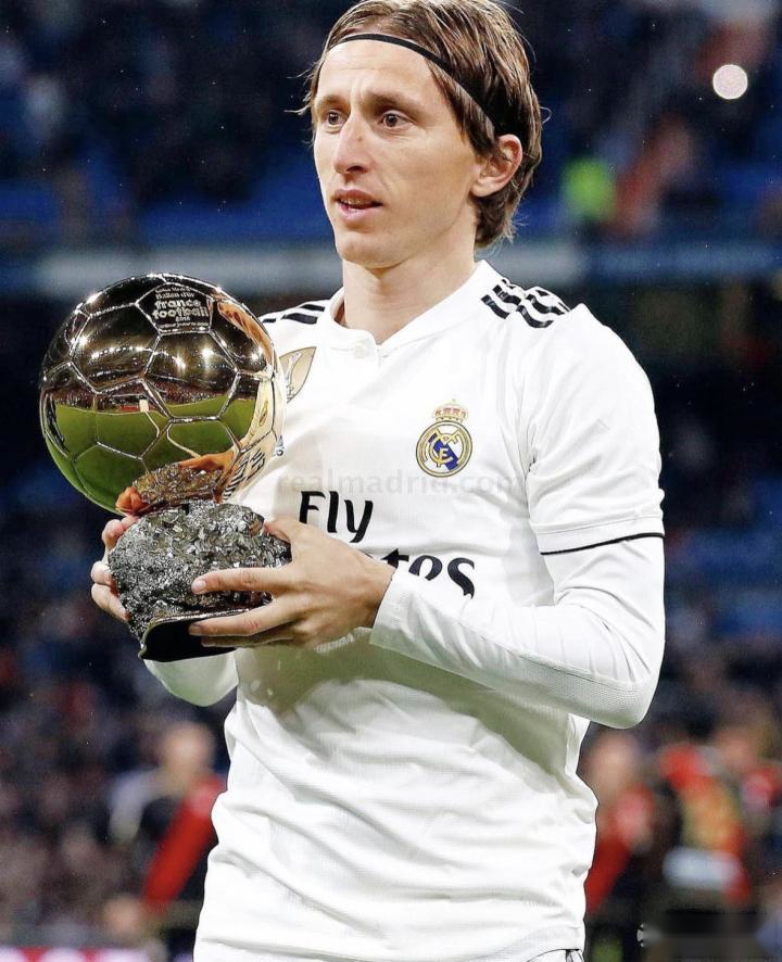 33岁孙兴慜自宣离队，10年热刺生涯收获英超金靴+欧联杯冠军